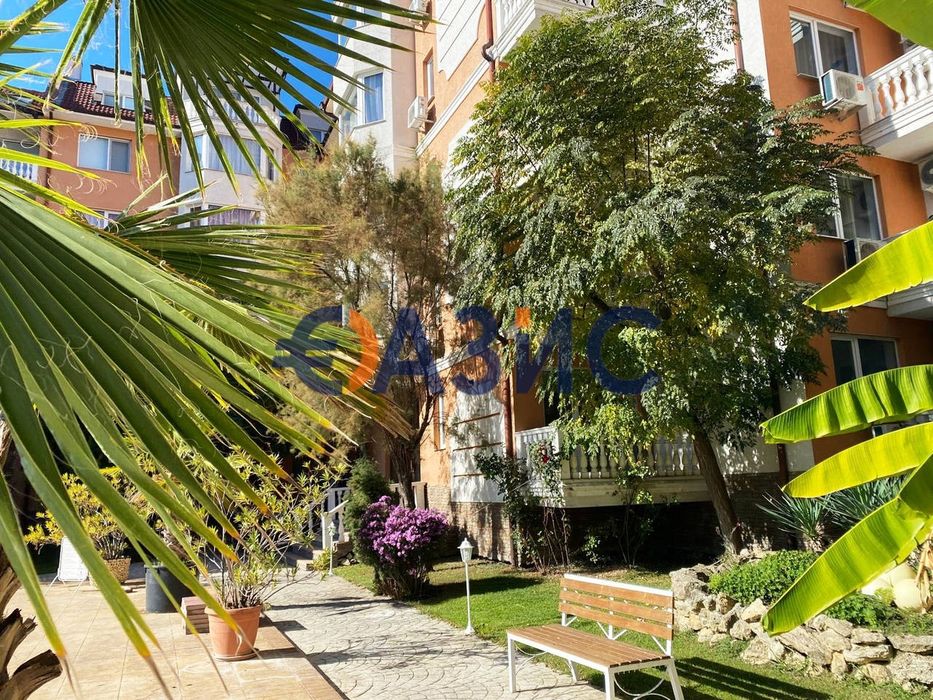 Продава се Двустаен апартамент в к.к. Слънчев бряг - 102 кв.м за 834 €/кв.м - Снимка #2