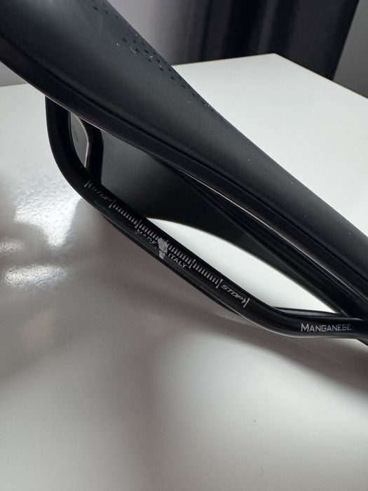 Sa/ Șa/ Scaun/ Sezut bicicleta Selle Italia Novus Boost Superflow L3