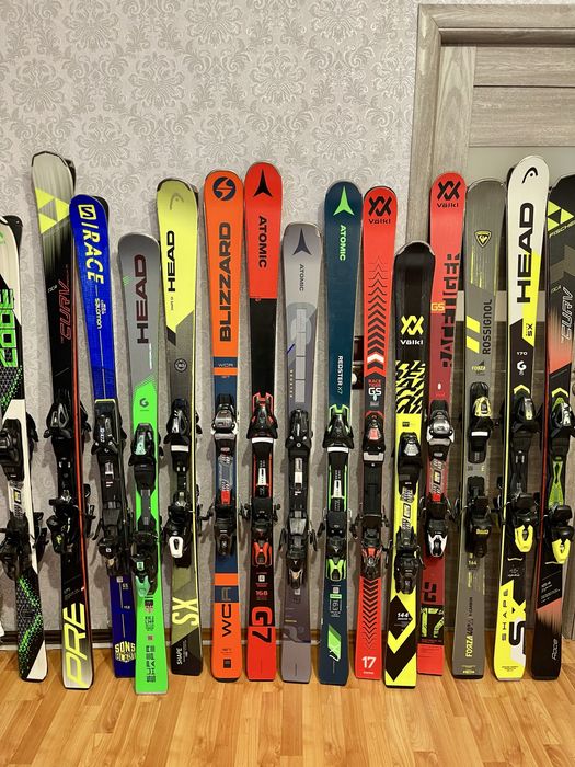 Schiuri copii adulti skiuri incepatori intermediari