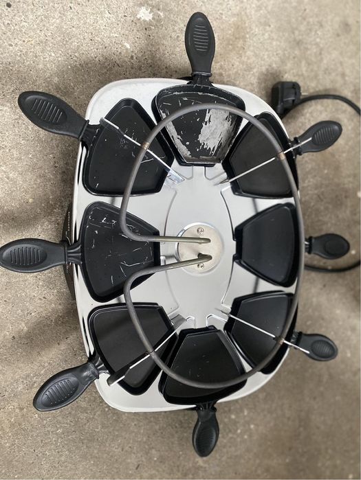 Vând grill raclette in stare buna !