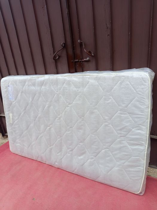 Брэндовый матрас .