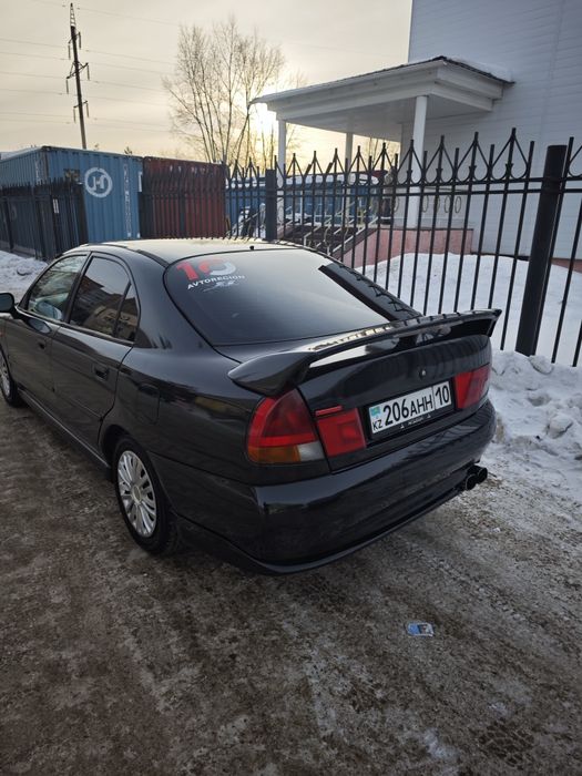 Митсубиси каризма