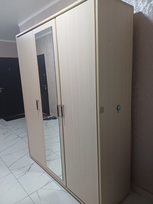 Продам шкаф в хорошем состояний