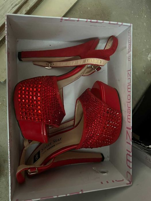 Туфли, барлығы 34,   37 беж с ремешком