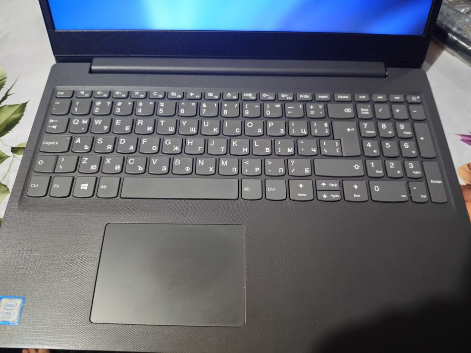 Лаптоп LENOVO V15-IWL, 15.6", Intel® Core™ i5-8265U