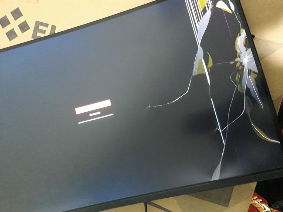 PIXEL Gaming Monitor yarim tatafi singan Zapchastga zo'r ketadi