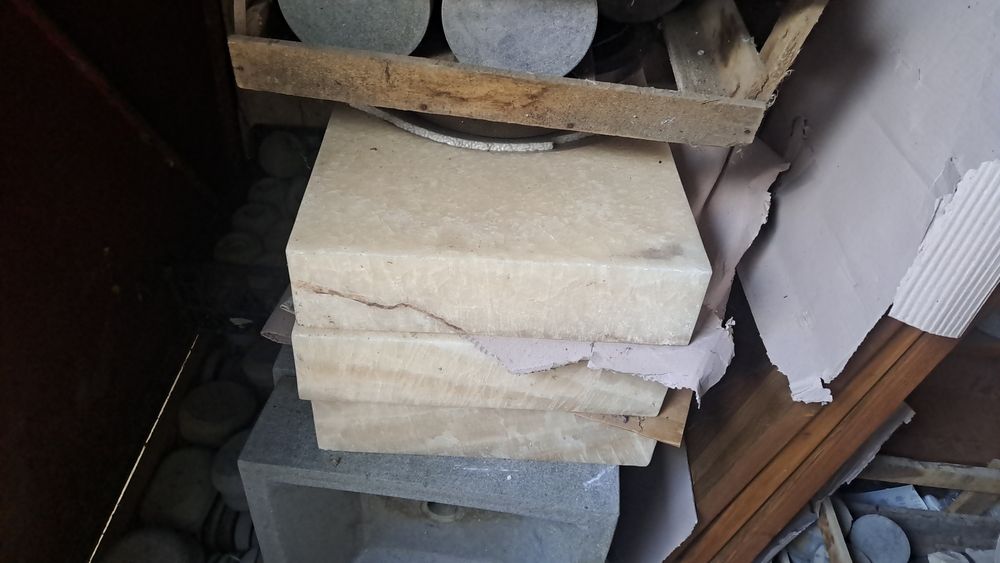 Мивка от оникс. камък