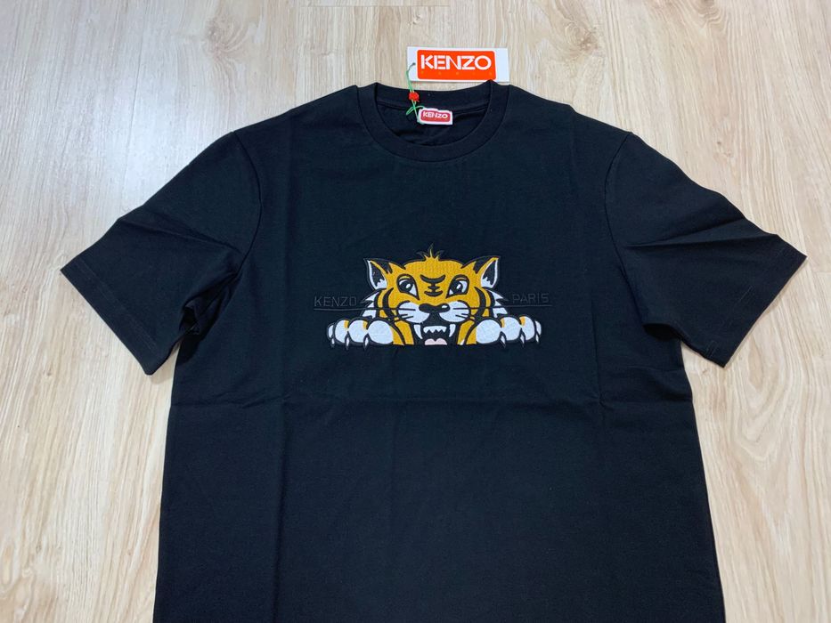 Нови мъжки тениски с етикети KENZO налични