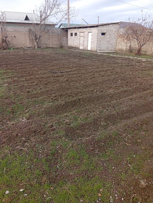 Uy sotiladi yangi O'bekiston parkdan otganda