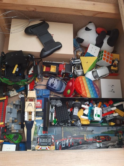 Продам все что на фото. Игрушки