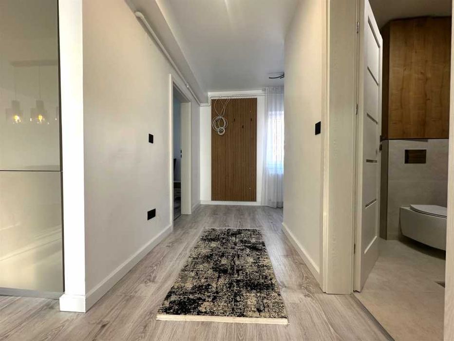 Apartament decomandat 3 camere etaj 2 renovat complet zona Brana Selimbar