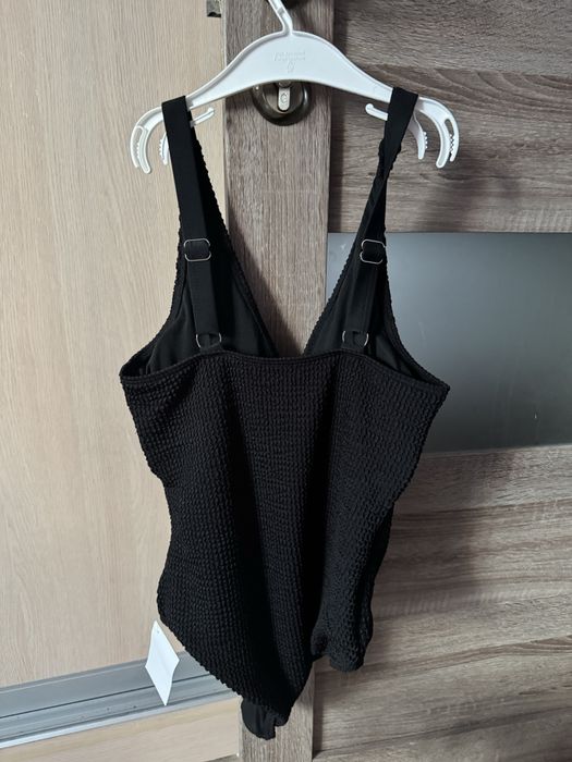 Продам совершенно новый купальник