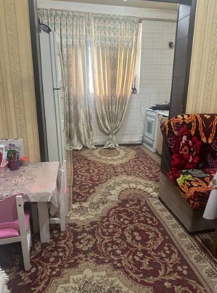 Квартира на Кушбеги 2/1/5 общ пл 60м ,2 балкона +подвал