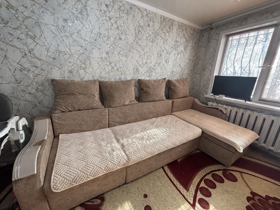 Продаи диван пятиместный