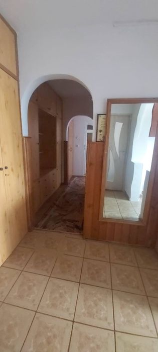 Dau in chirie apartament 3 camere in Rogerius