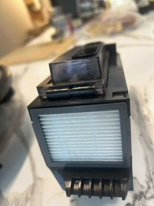 Робот прахосмукачка!