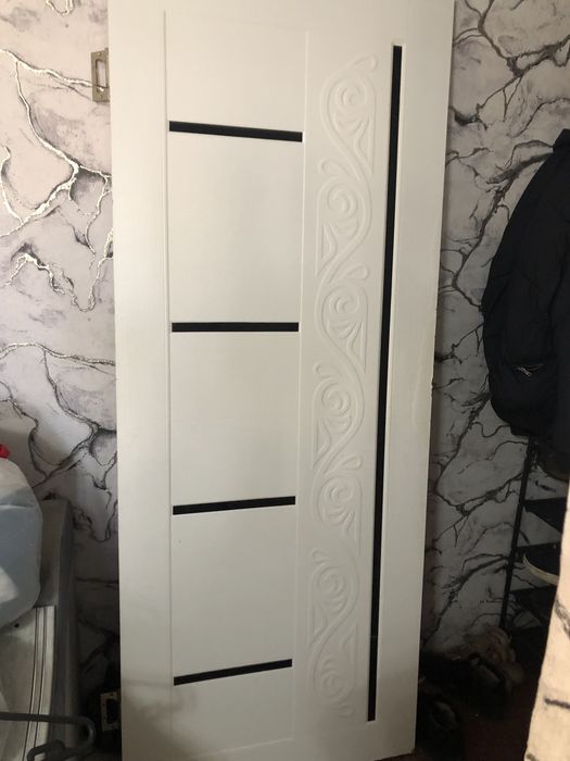 Дверь продам срочна