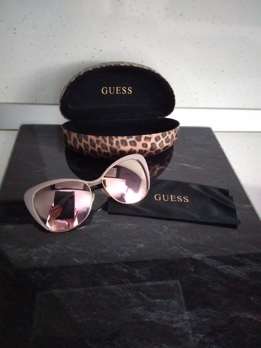 Дамски слънчеви очила Guess