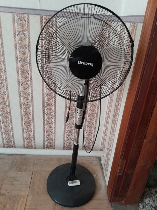 Продам винтелятор напольный