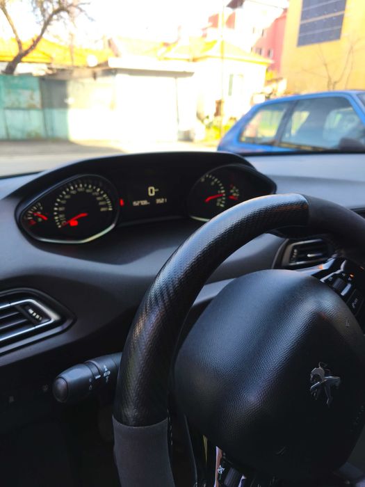 Автомобил Пежо 308 1.6 HDI