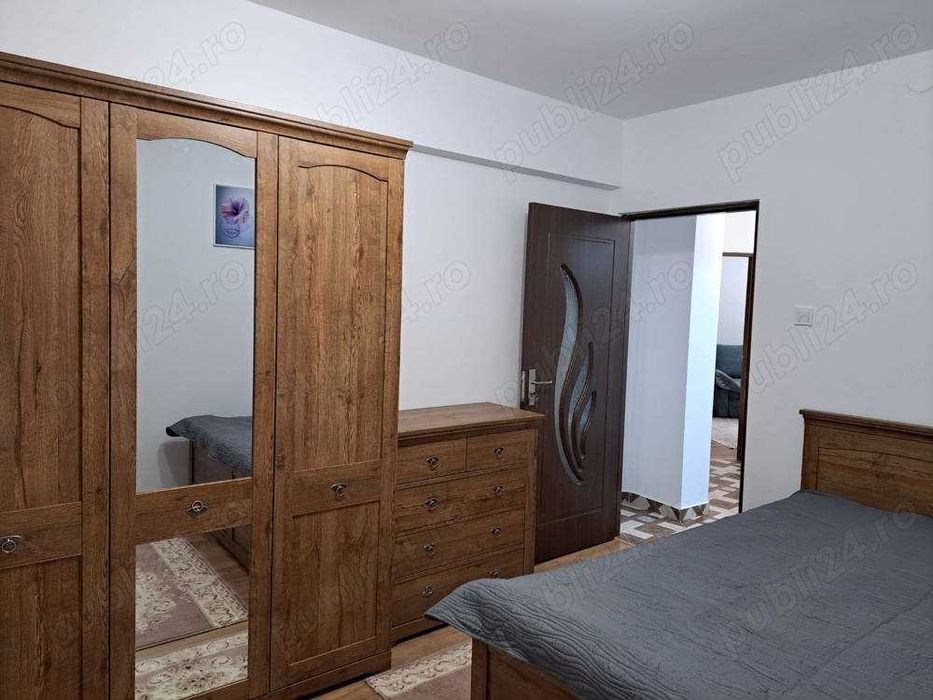 Apartament elegant cu 3 camere de închiriat în Târgu Cucu, vis a vis de Tribunal