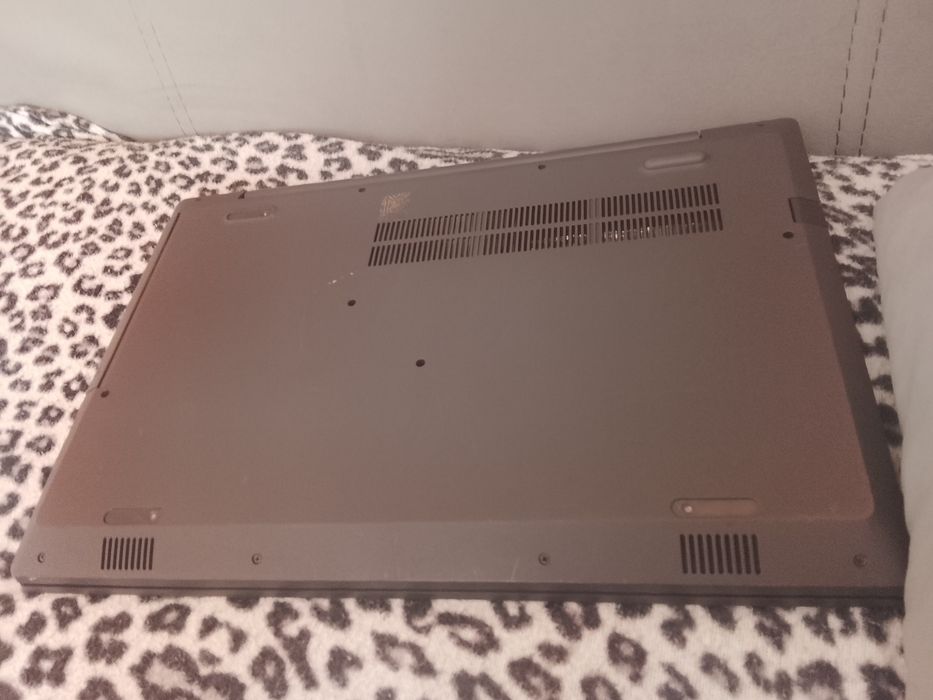 Продавам Лаптоп Lenovo