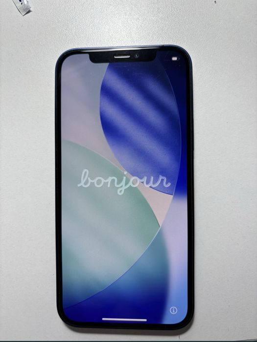 Iphone 12. 128 Гб. С коробкой. Акб 76%