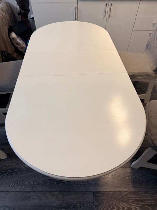 Masă de bucătărie cu scaune