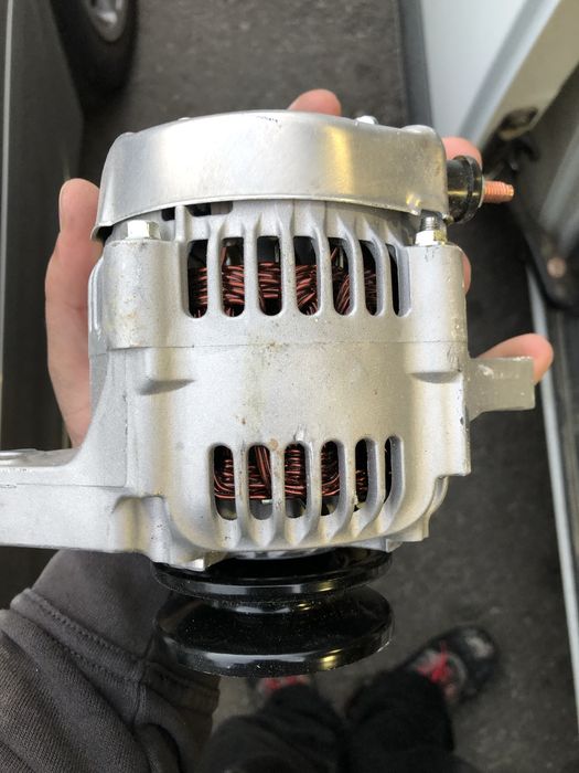 Alternator pentru utilaje