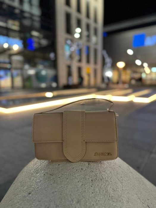 Geanta Jacquemus Le Grand Bambino Crem