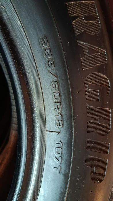 Продам комплект 235/60/18