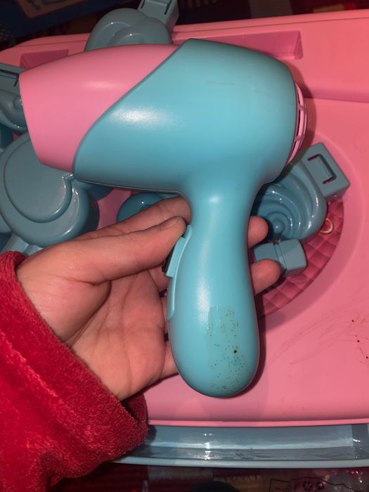 Vând masă de înfrumusețare fetițe