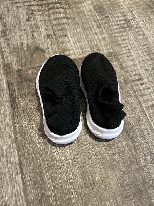 Vand set de adidasi pentru fetite
