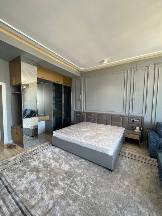 Продаётся 2 комнатная студия на Шота Руставели