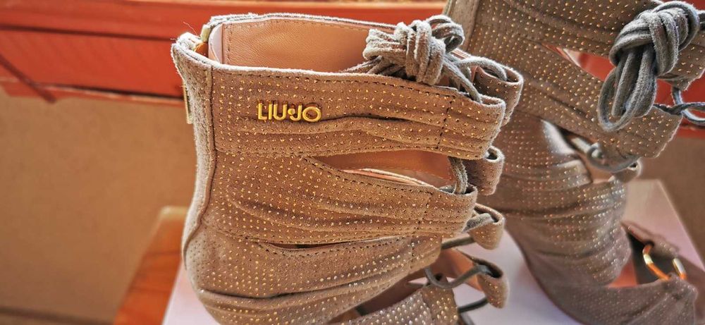 Оригинални маркови дамски велурени сандали / ботуши LIU JO - 37 номер