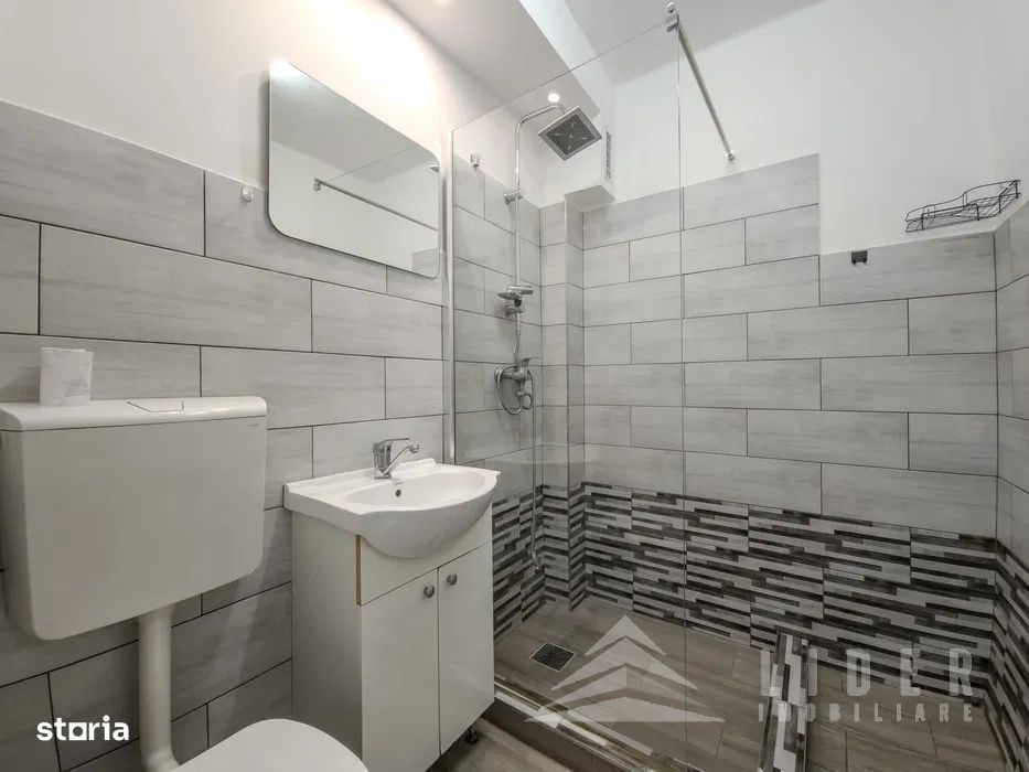 Apartament 3 camere decomandat, etaj 1, parcare in curte.
