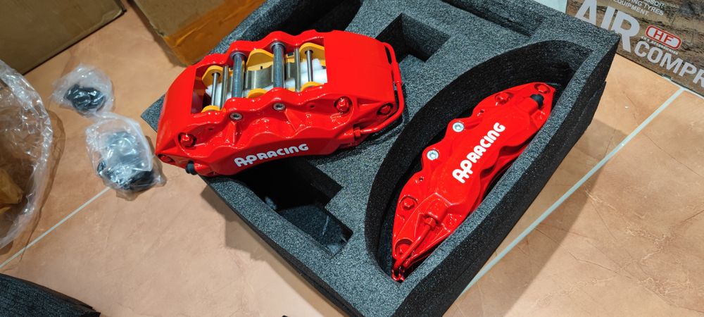 Тормозные системы Brembo, AP Racing.