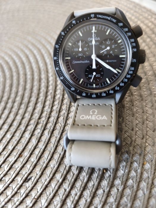 Часовник Omega Swatch