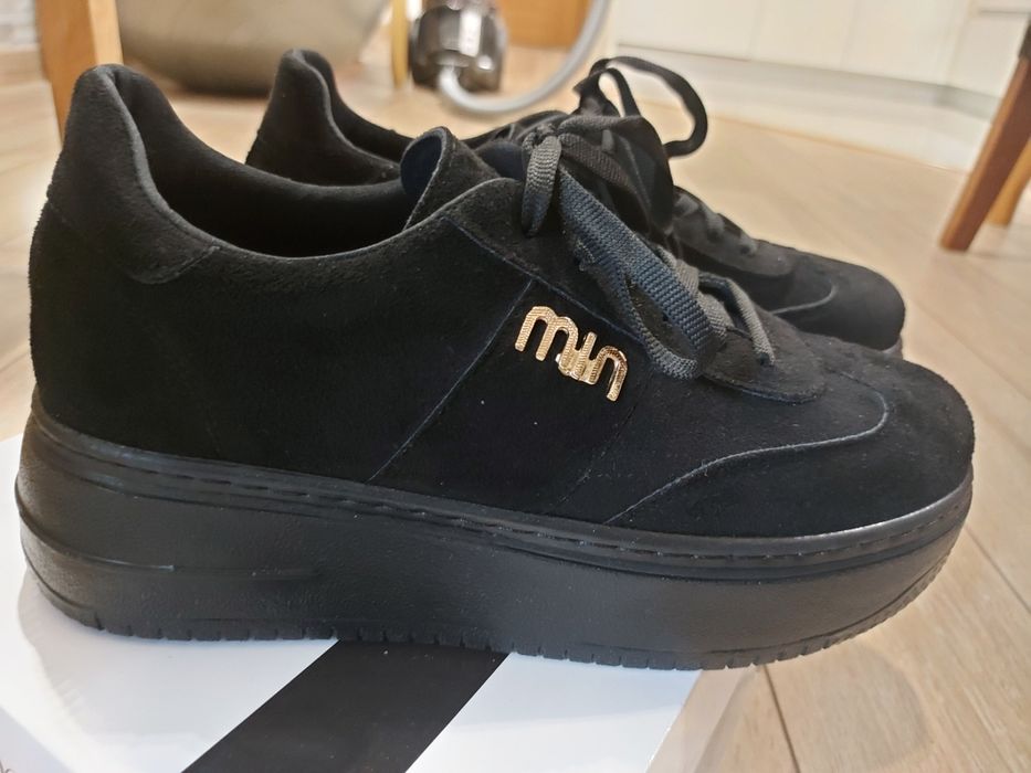 Дамски кецове черни,набук