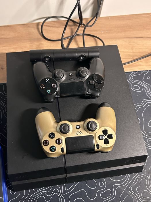 Продаю PlayStation 4 срочно!!!