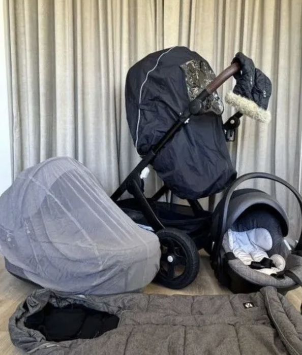 Детская коляска 3 в 1