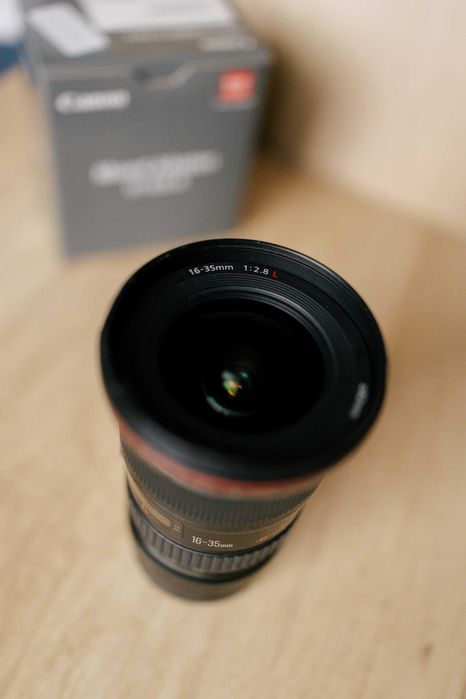 Canon EF 16-35mm f/2.8L II USM, ultrawide, seria L - stare foarte buna