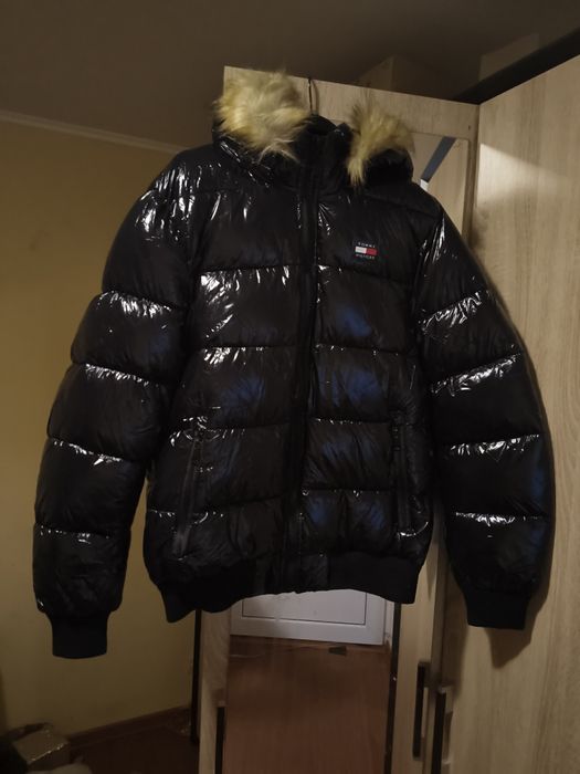 Geaca de iarna Tommy Hilfiger.