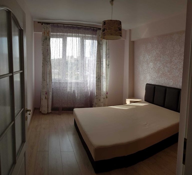 PF apartament 2 camere, loc de parcare - Tatarasi (Penta) 400 eur. Utilat - CT,AC, masina de spalat vase. Curte si scara cu supraveghere video