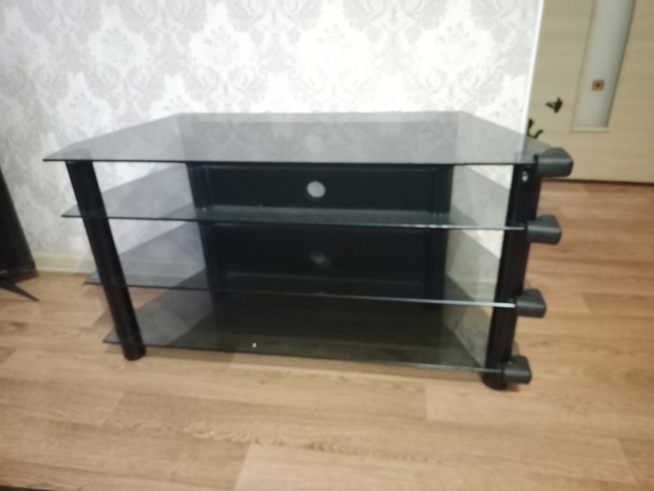 Стеклянная тумба 5000 тенге
