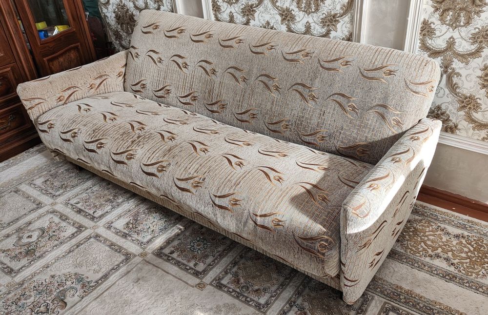 Продам диван (книжка). Самовывоз.