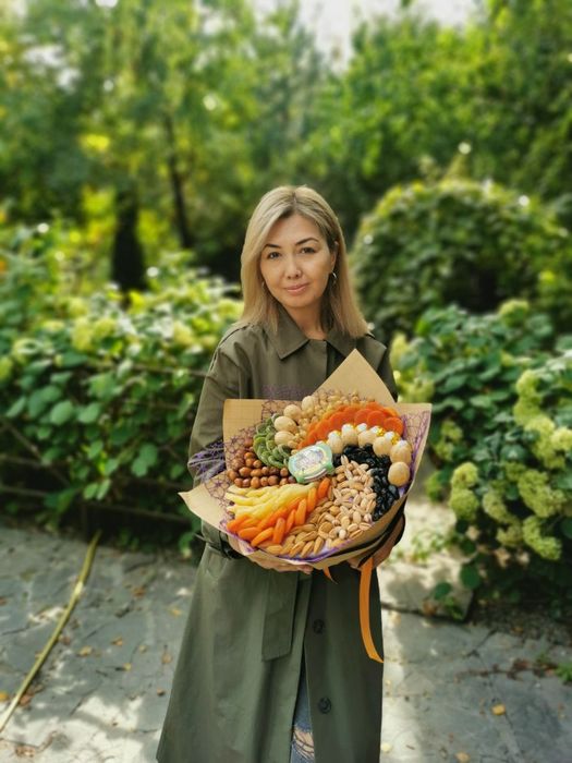 Букеты из сухофруктов и сладостей
