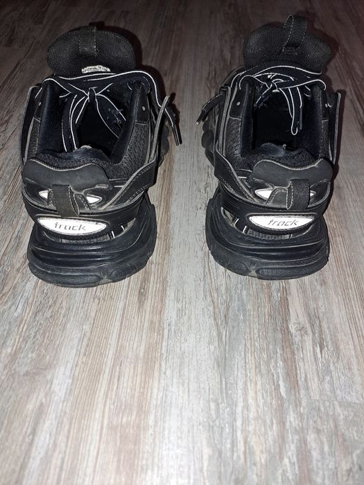 Balenciaga 41 номер , на последната снимка се вижда забележката