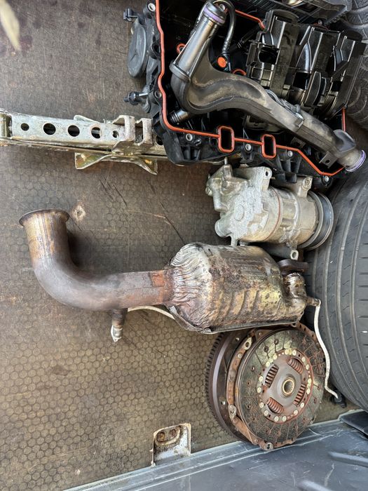 Peugeot 208 dezmebrez ! Nu mai am eleronul !