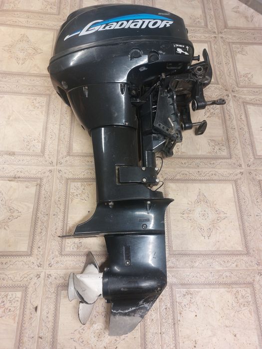 Продам лодочный мотор Гладиатор 9.9